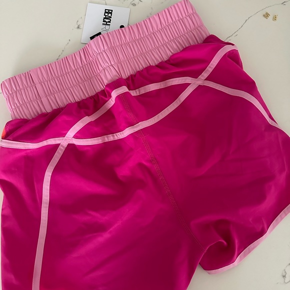 Beach Riot Shorts Size Medium - Picture 4 of 4